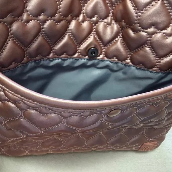 IHKWIP More Love Heart Quilted Messenger Crossbody NWT - Picture 2 of 6